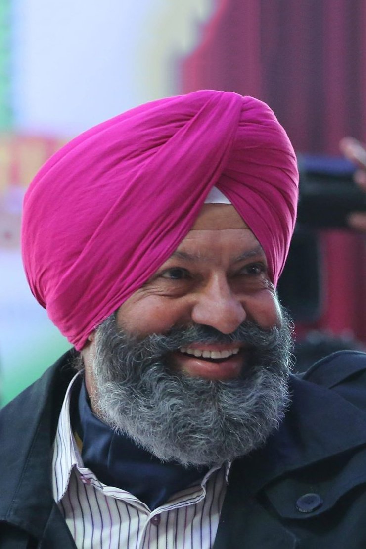 Shavinder Mahal's picture in the cast
