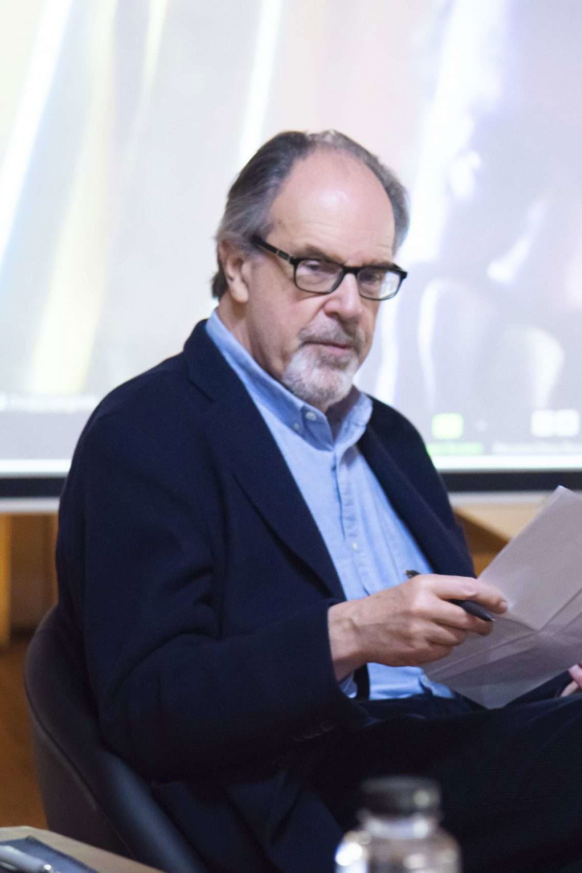 et billede af John Lloyd