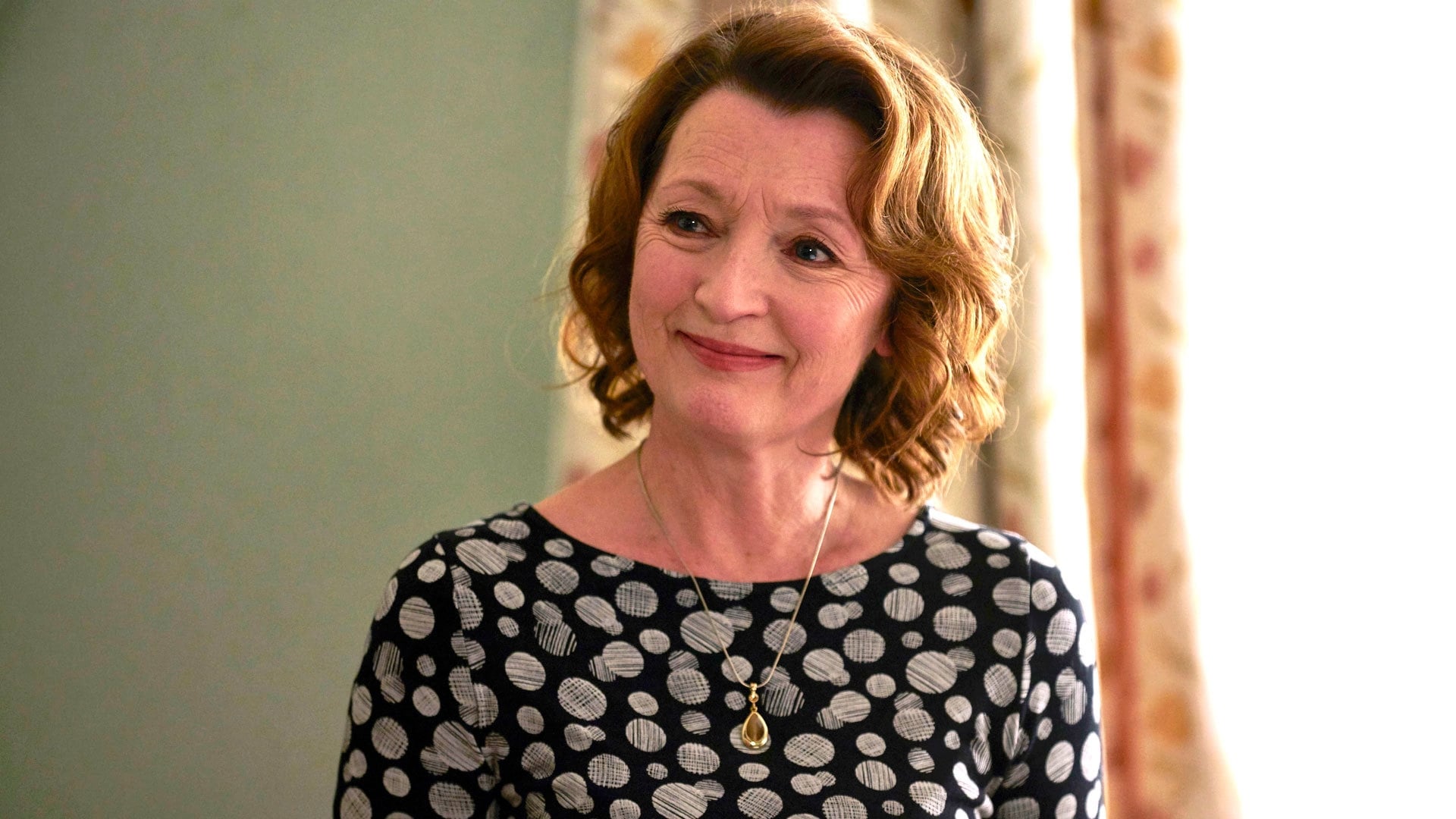 Image avec Lesley Manville deixcp9mbu7ujzmucvmgztyfwkajpg