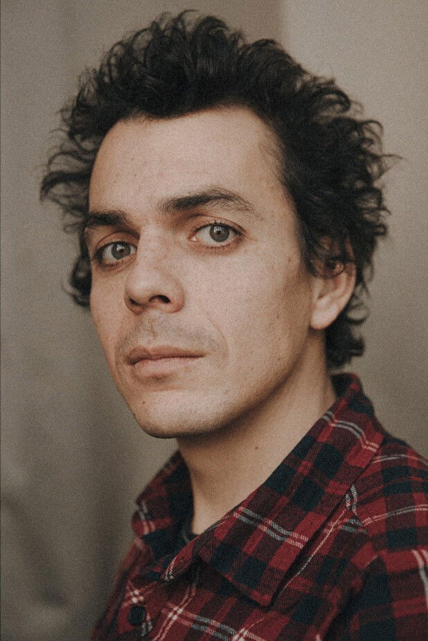 et billede af Carlos E. Lesmes