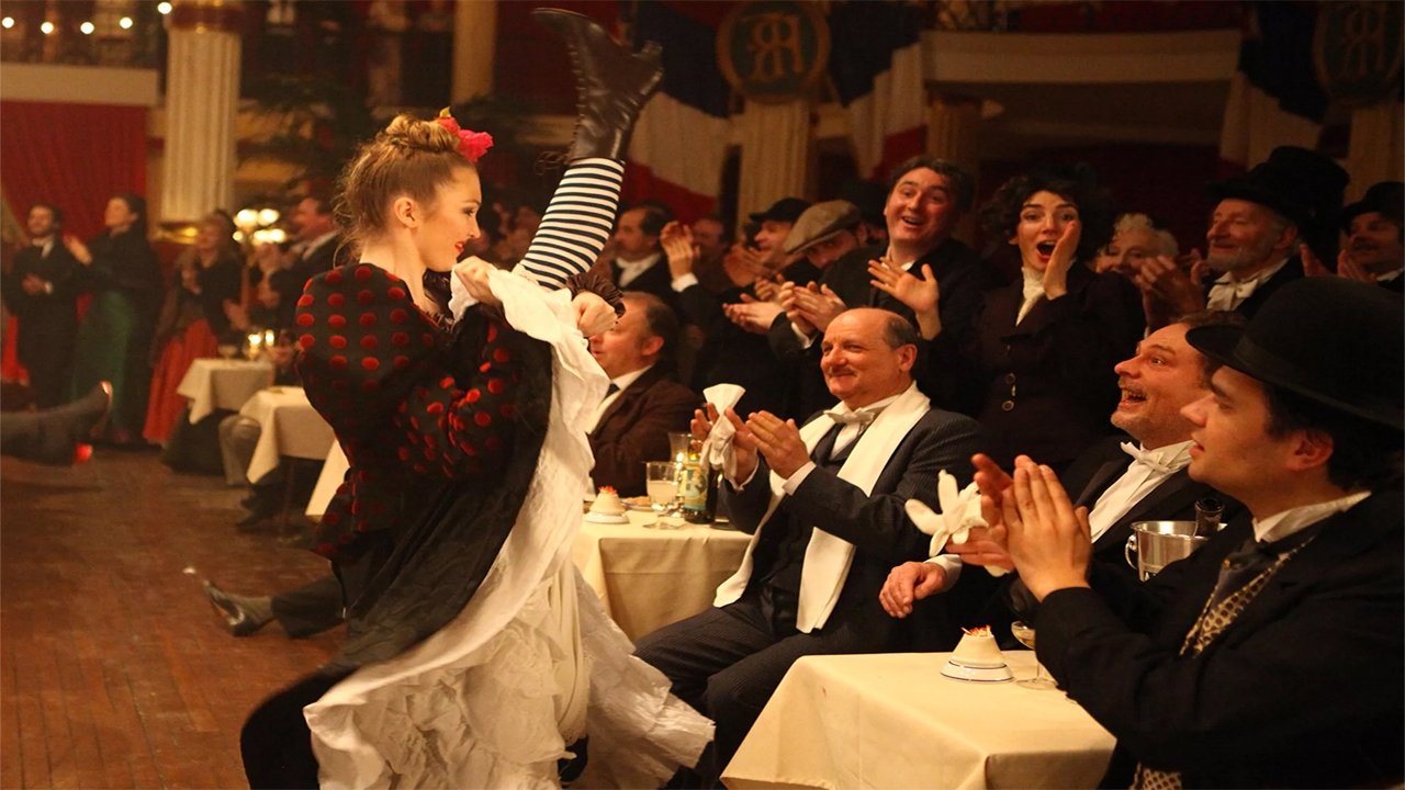 Mystère au Moulin Rouge (2011)