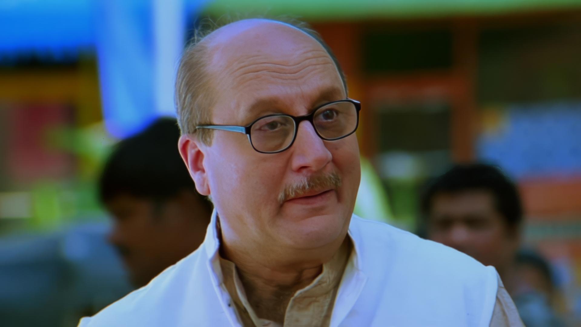 Apna Sapna Money Money (2006)