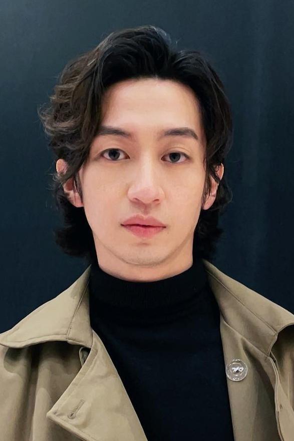 Matt Lee's picture in the cast