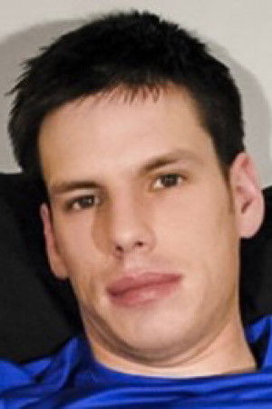 et billede af Adam James