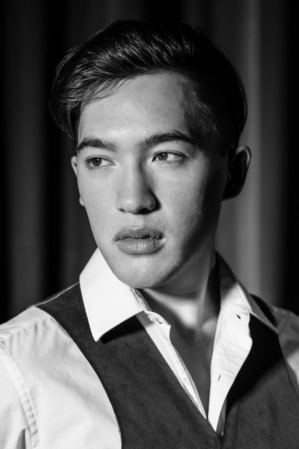 et billede af James Aaron Oh