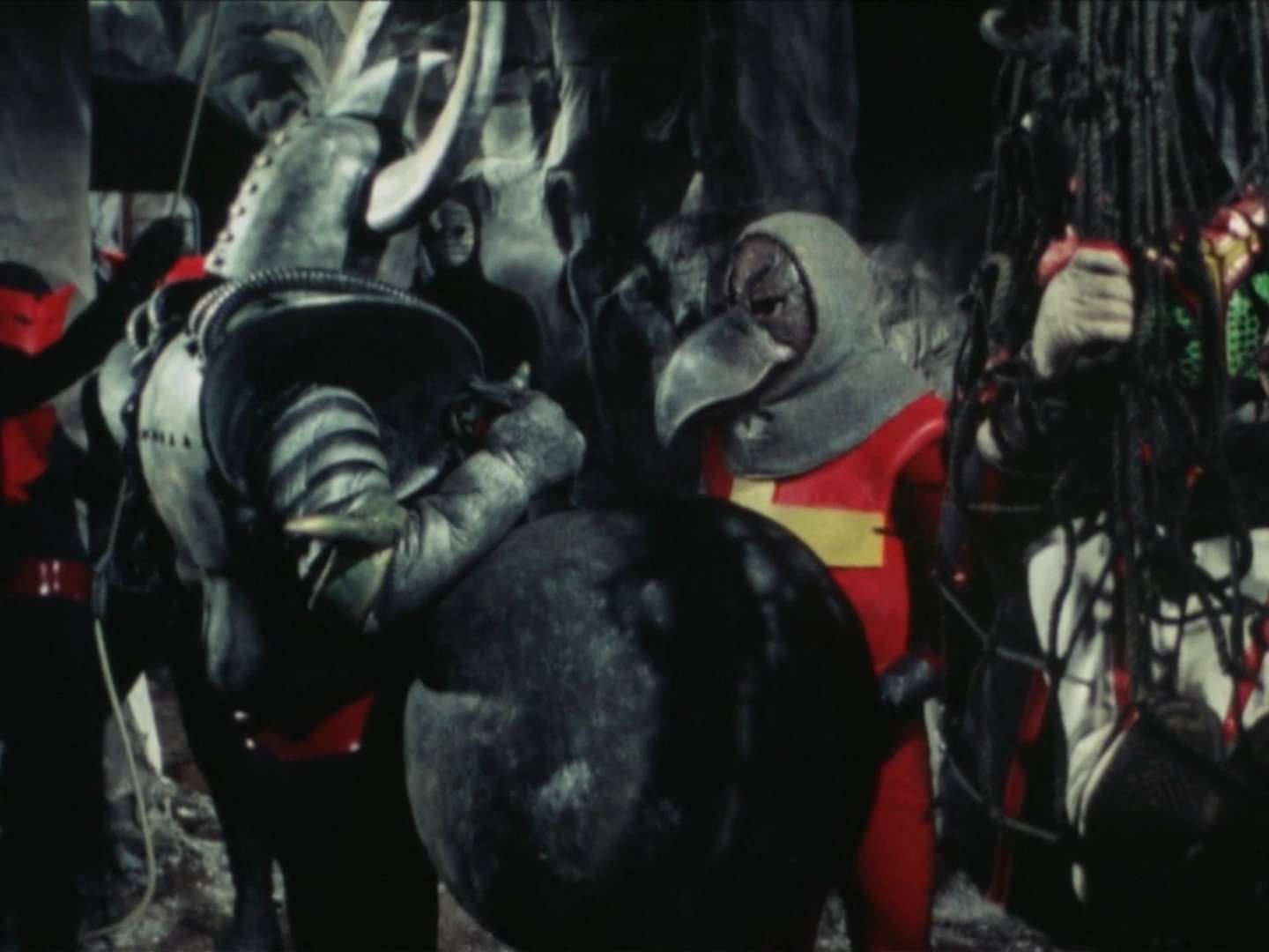 Kamen Rider Season 5 :Episode 28  Oh! Stronger...into Small Pieces!