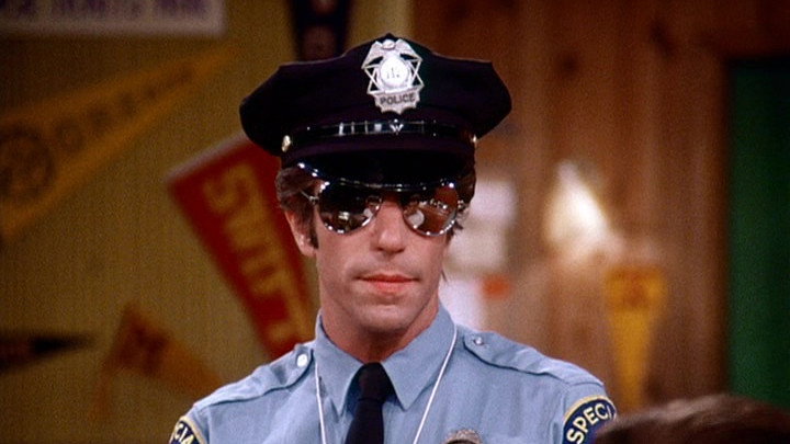 S3E9 · Fonzie the Flatfoot