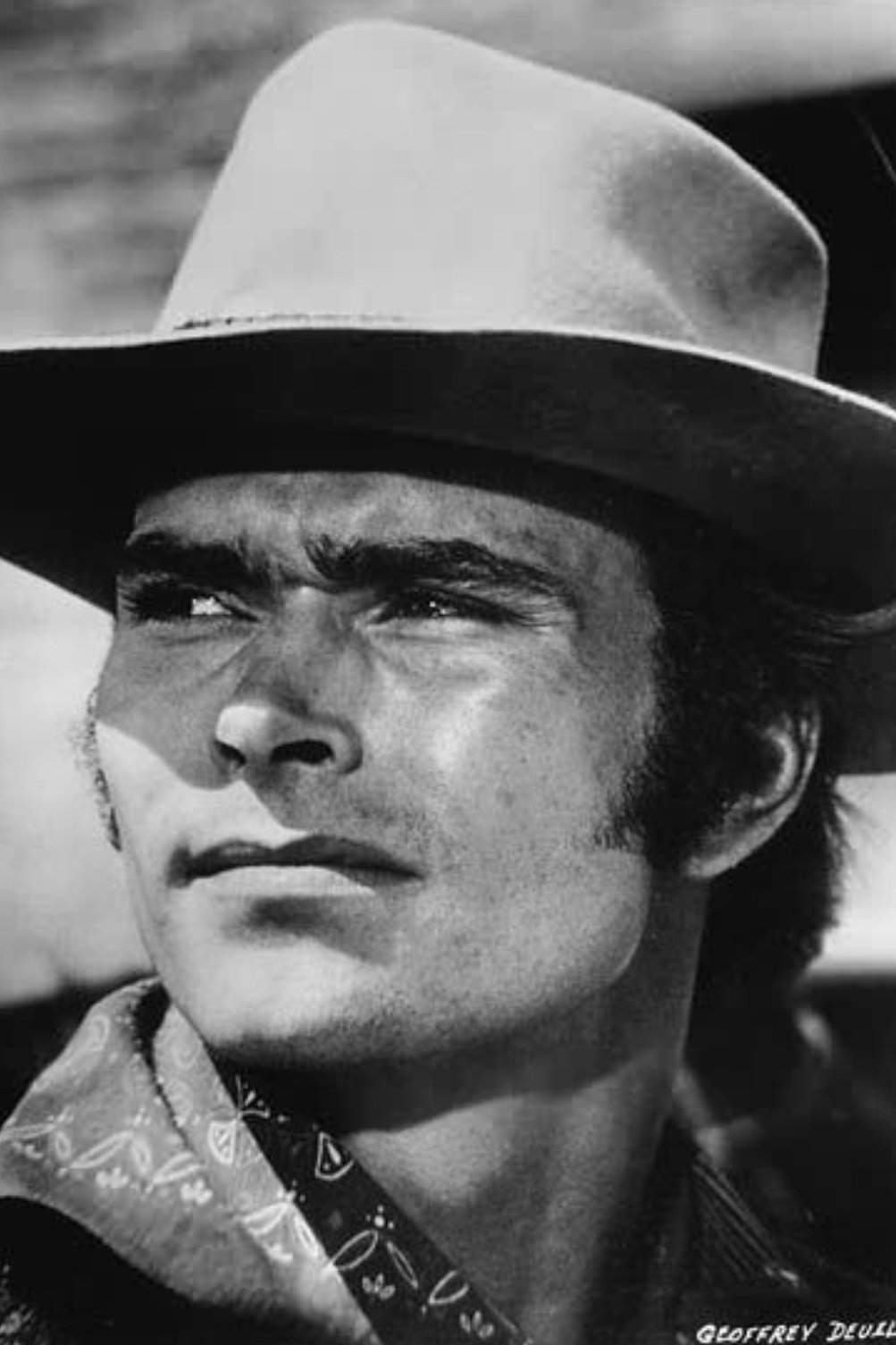 et billede af Geoffrey Deuel