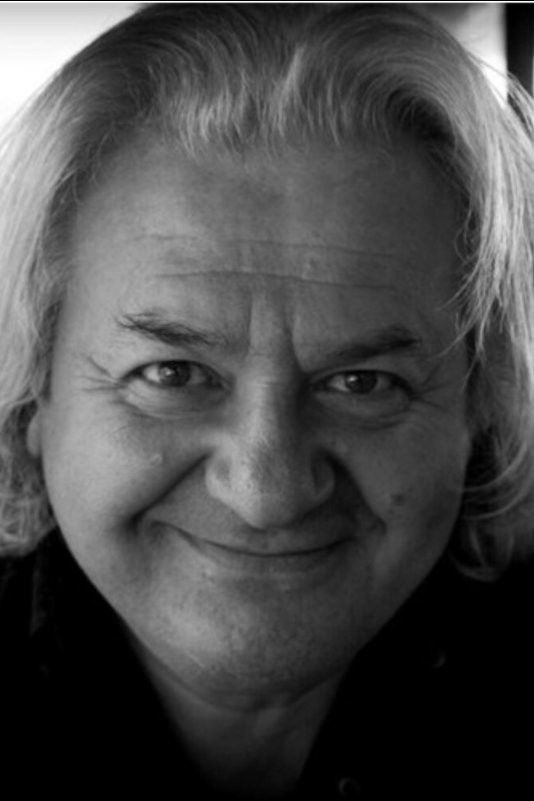 et billede af Sasha Diamandi