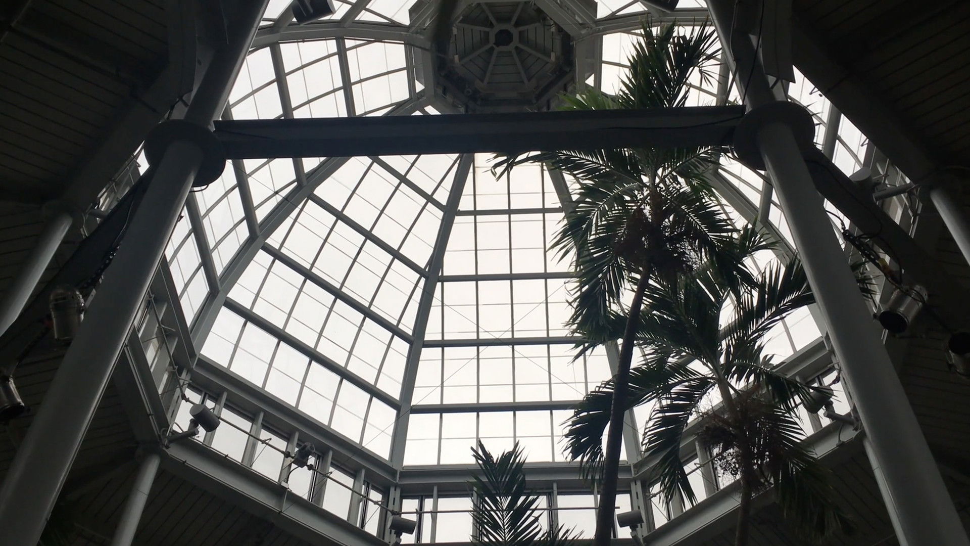 Imagem do Filme LANDSCAPE HOVEL PICTURE FUN: The little boy with a knife / Beyond the slope of a small hill (a pastoral scene)