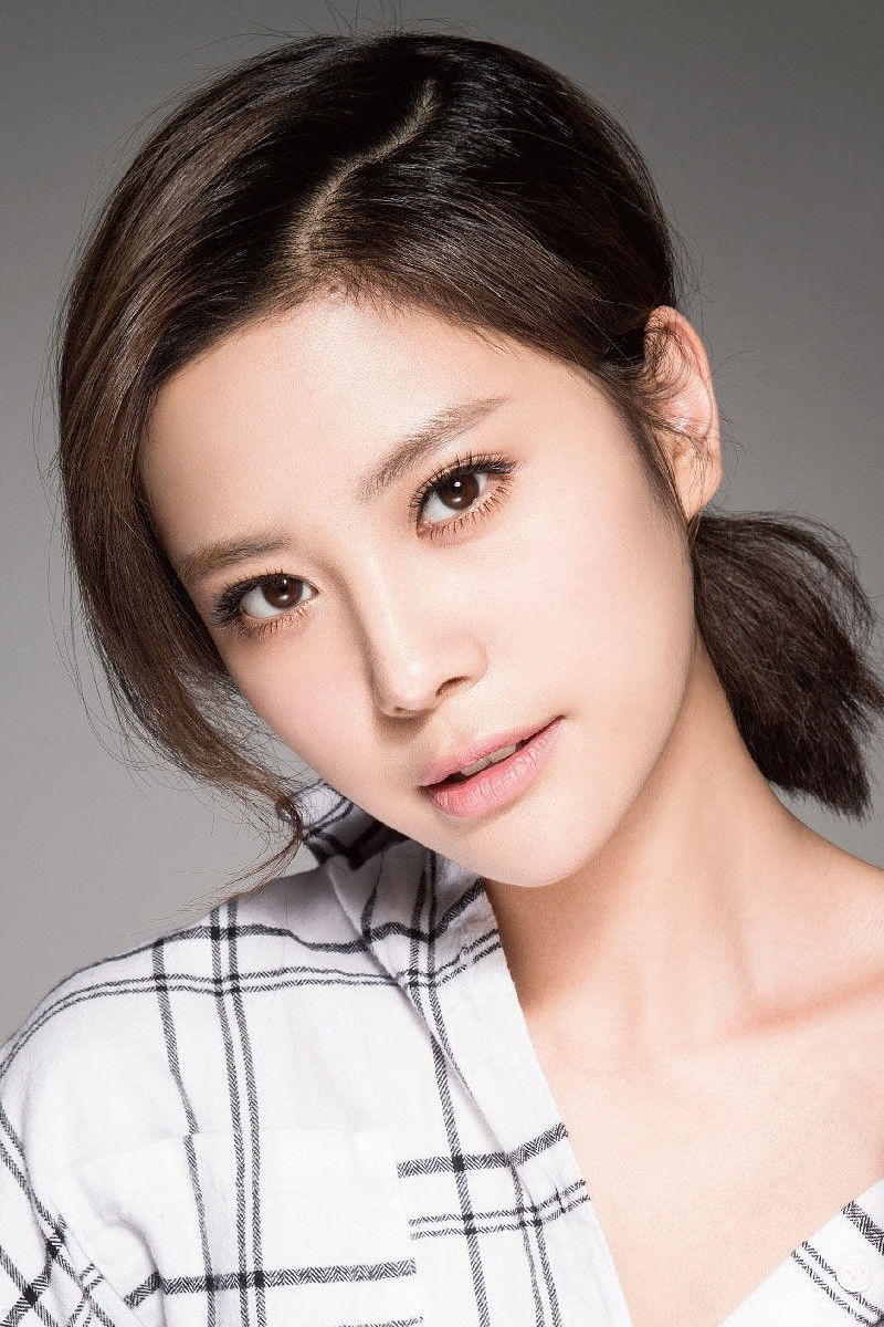 et billede af Wang Yining