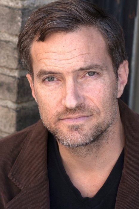 et billede af Douglas Everett Davis