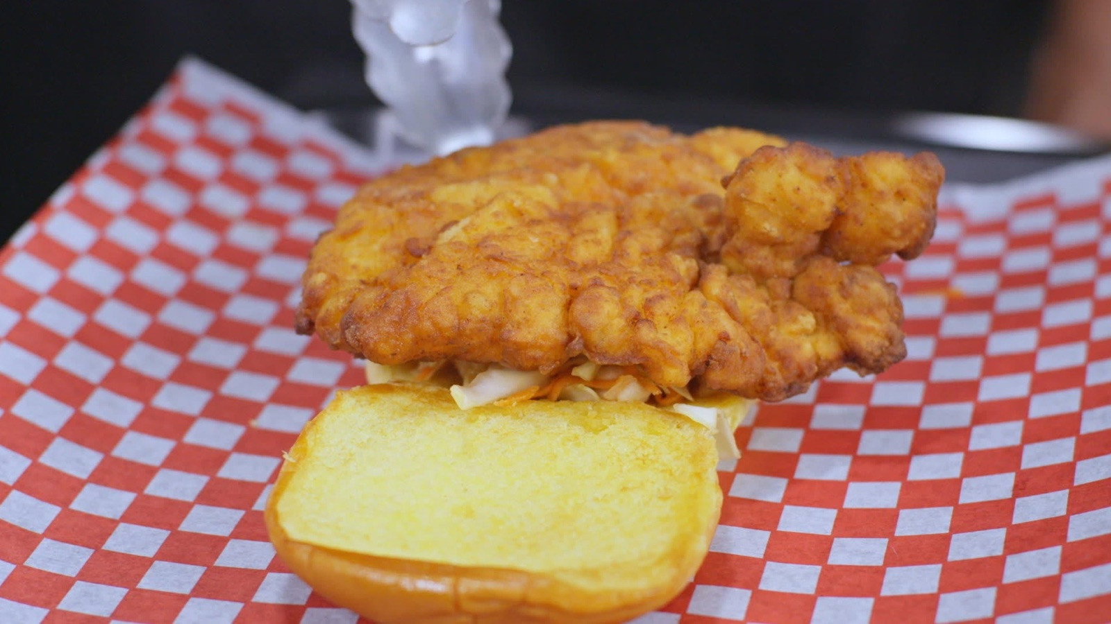 Big Food Bucket List S03E10 backdrop