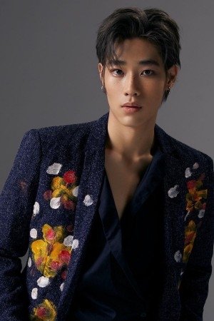 et billede af Teshin Anusananan