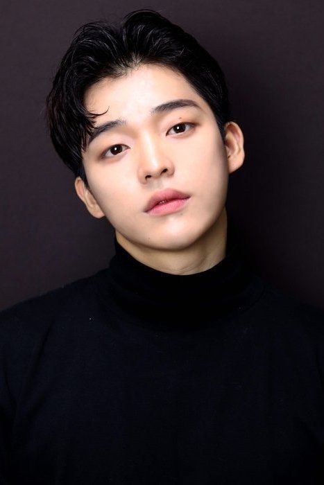 Ok Jin-uk's picture in the cast