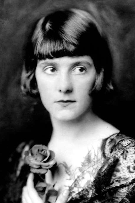 et billede af Dorothy Knapp