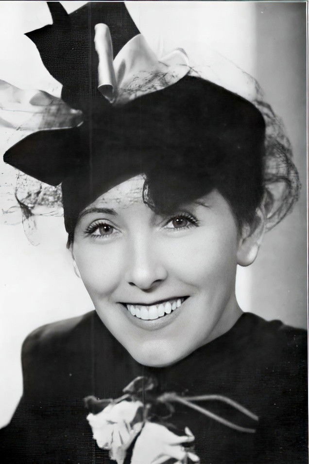 et billede af Yvette Pienne