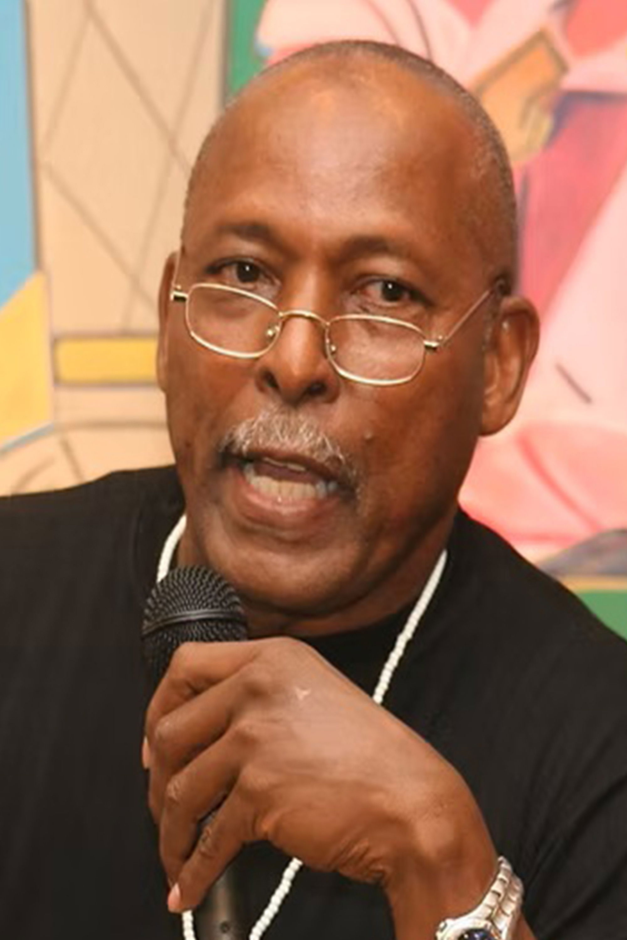 et billede af James Small