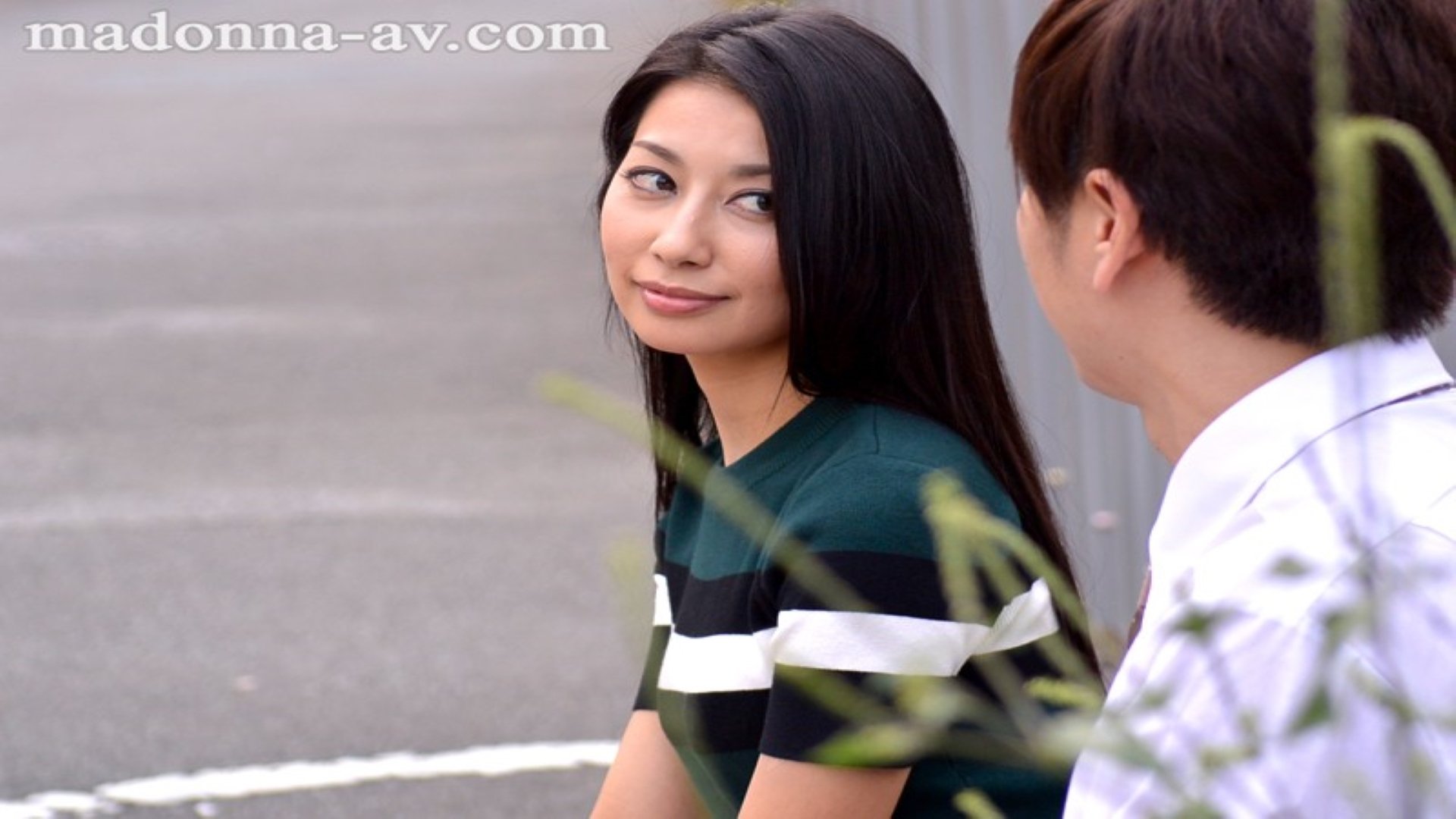 Imagem do Filme やめられない浮気妻 友人の旦那に抱かれています。 恵さわ