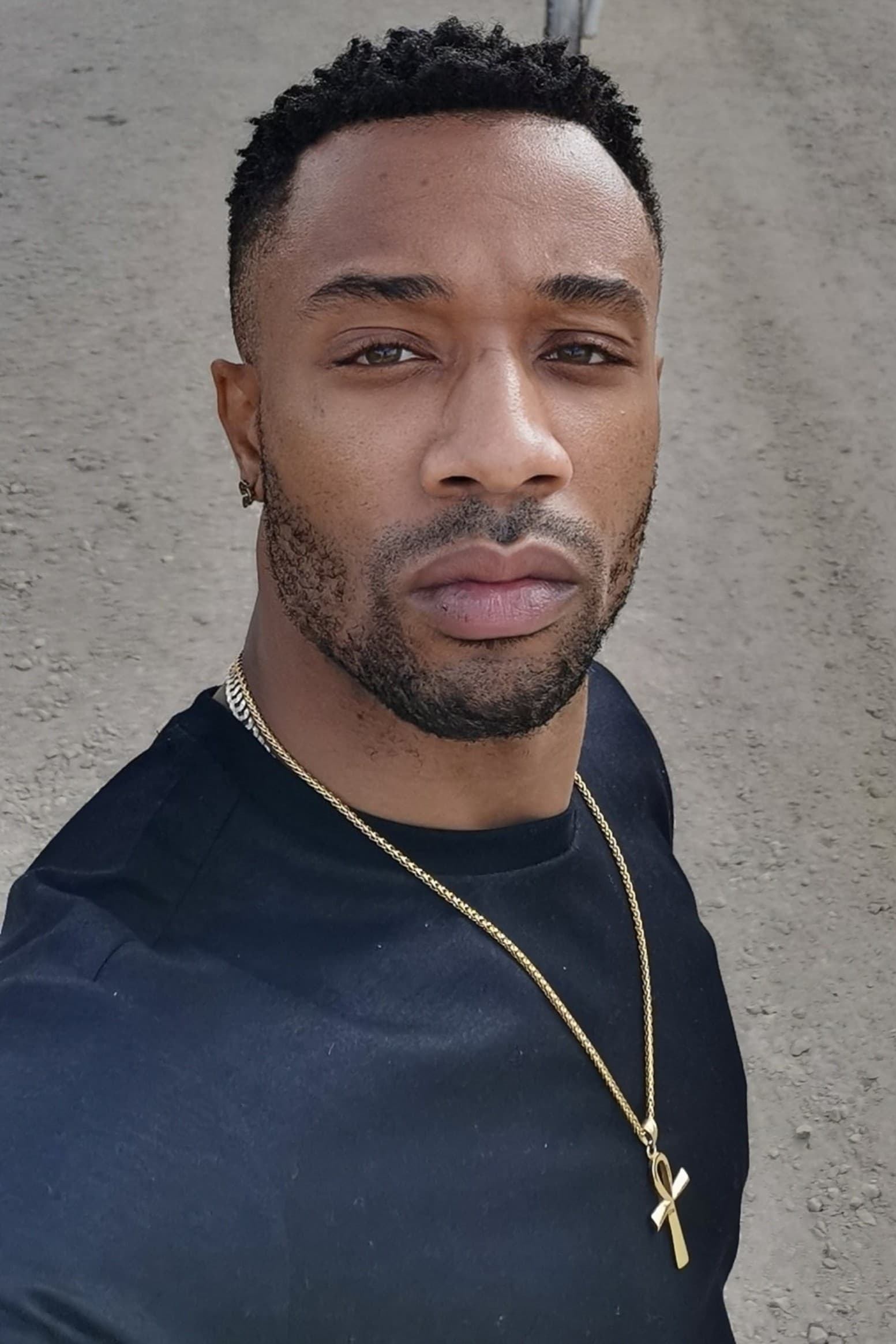 et billede af DJ Brotherson