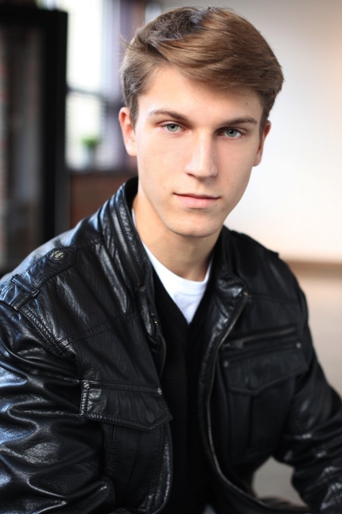 et billede af Denis Lakine