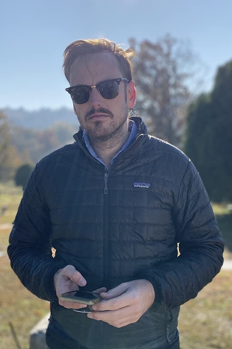 et billede af Elliott Barker