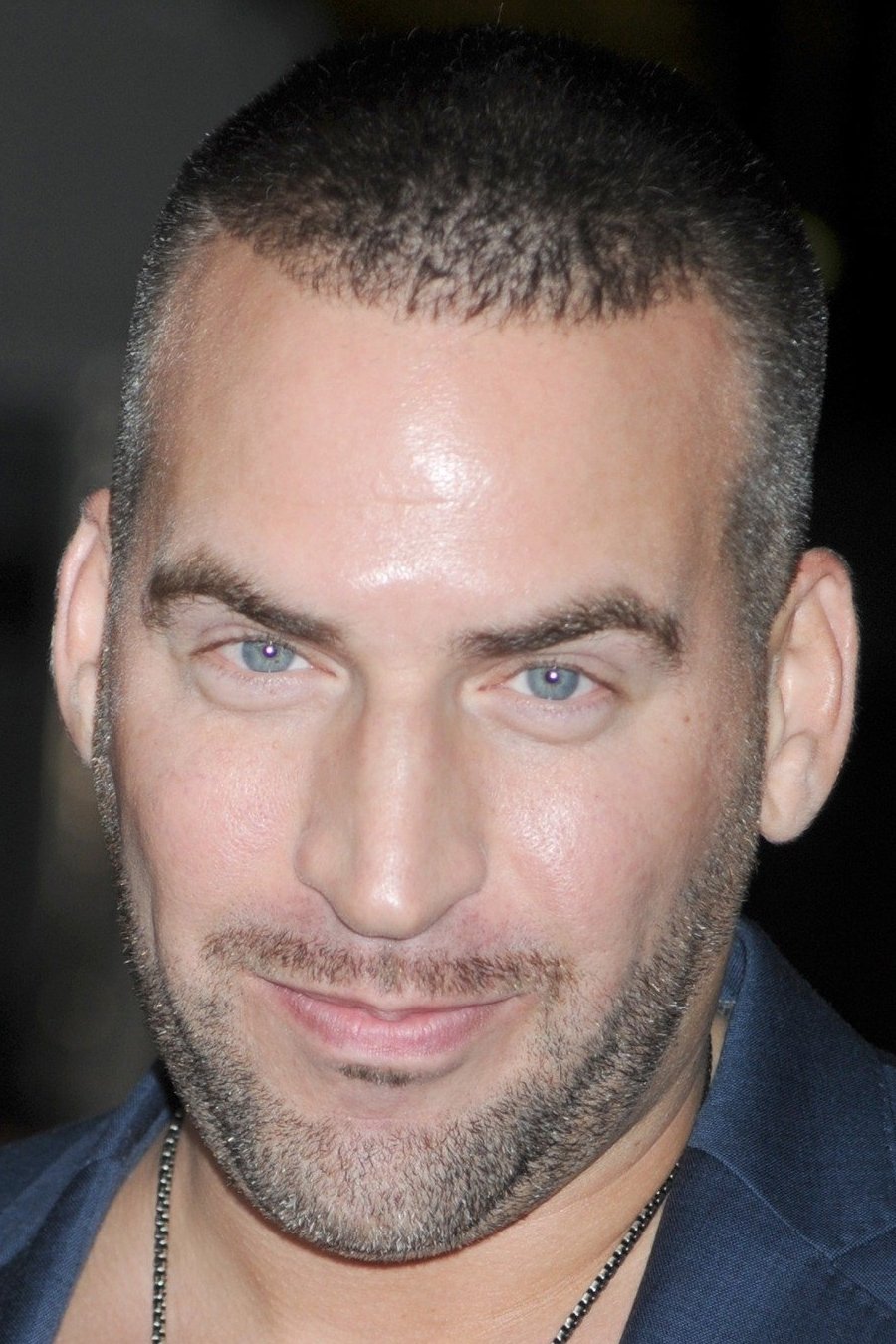 et billede af Dax Ravina