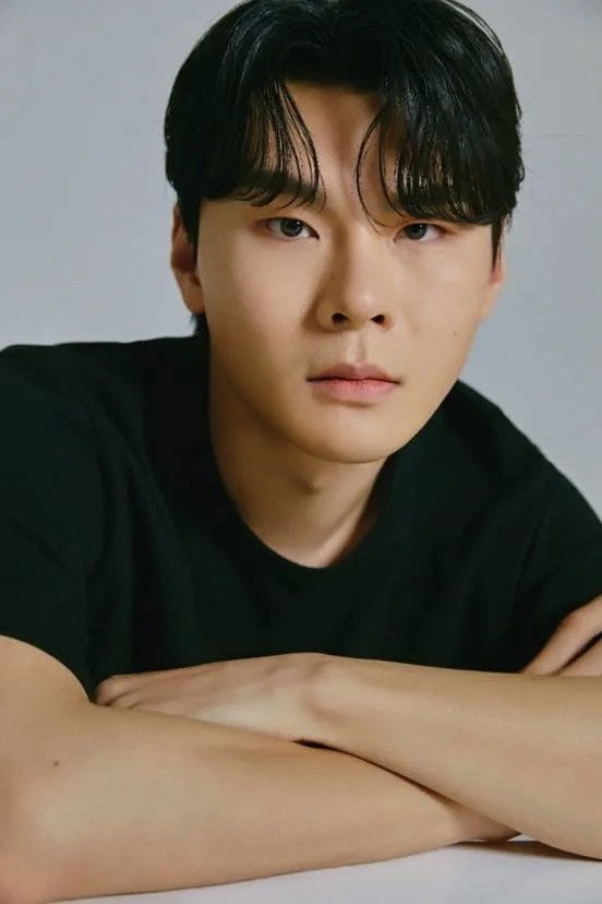 et billede af Seo Jin-won