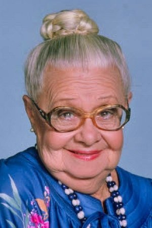 et billede af Nedra Volz