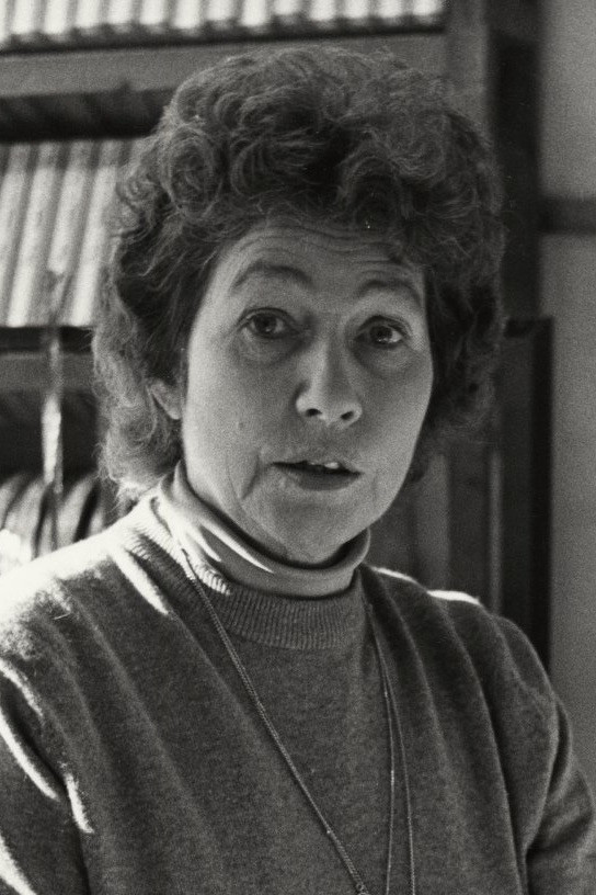 et billede af Anne V. Coates