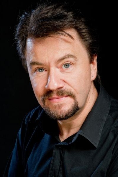 et billede af Enrique R. del Portal