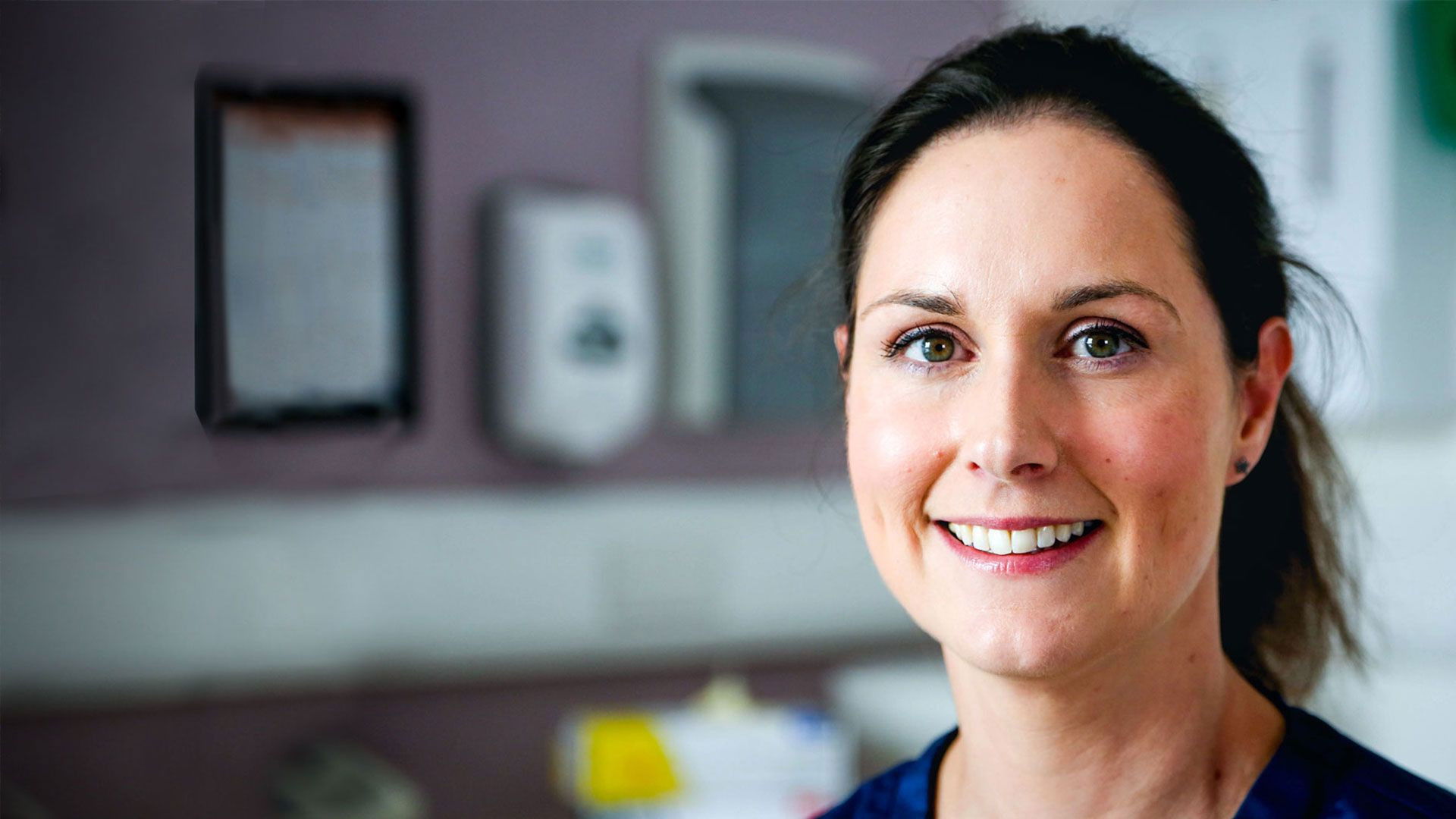 Skin A&E S01E03 backdrop