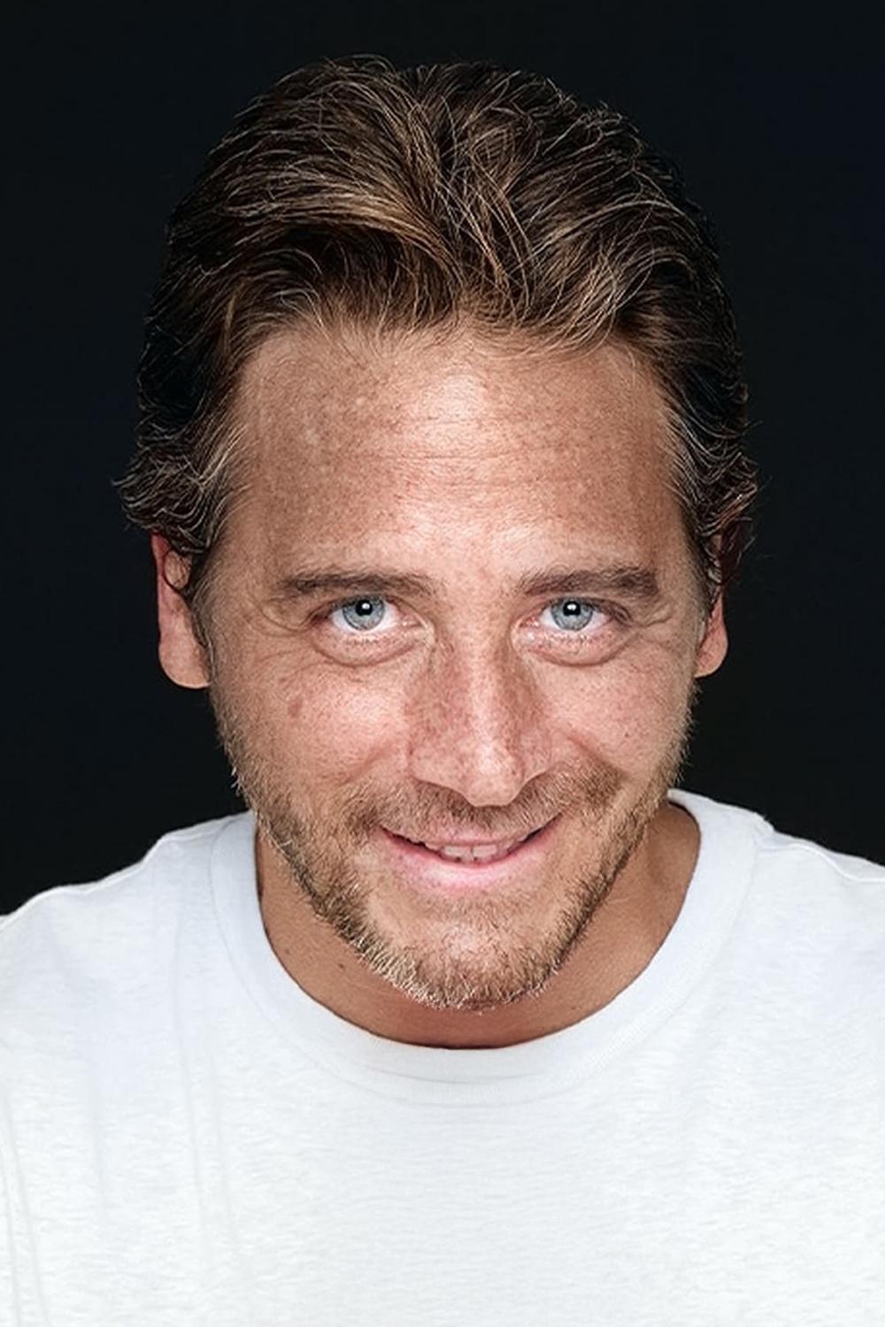 et billede af Murat Arkın