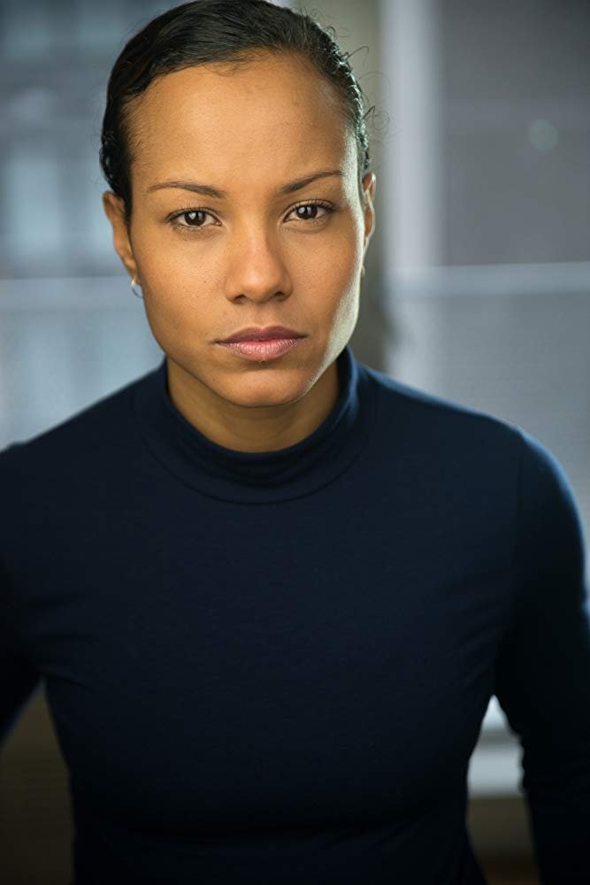 et billede af Denise Pillott