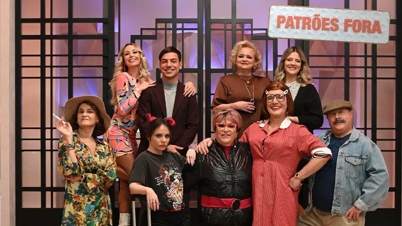 Patrões Fora background