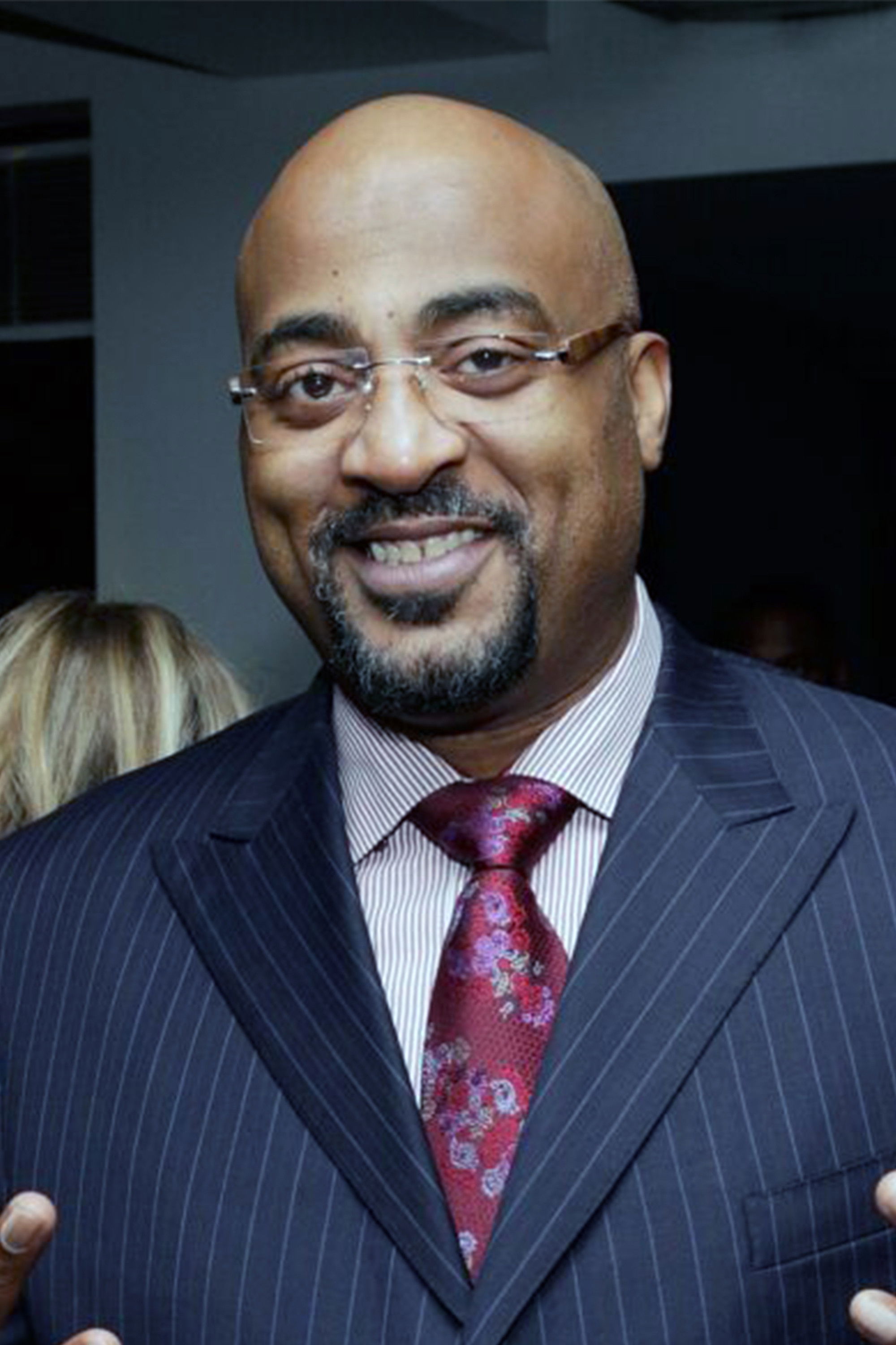 et billede af Dennis Scott