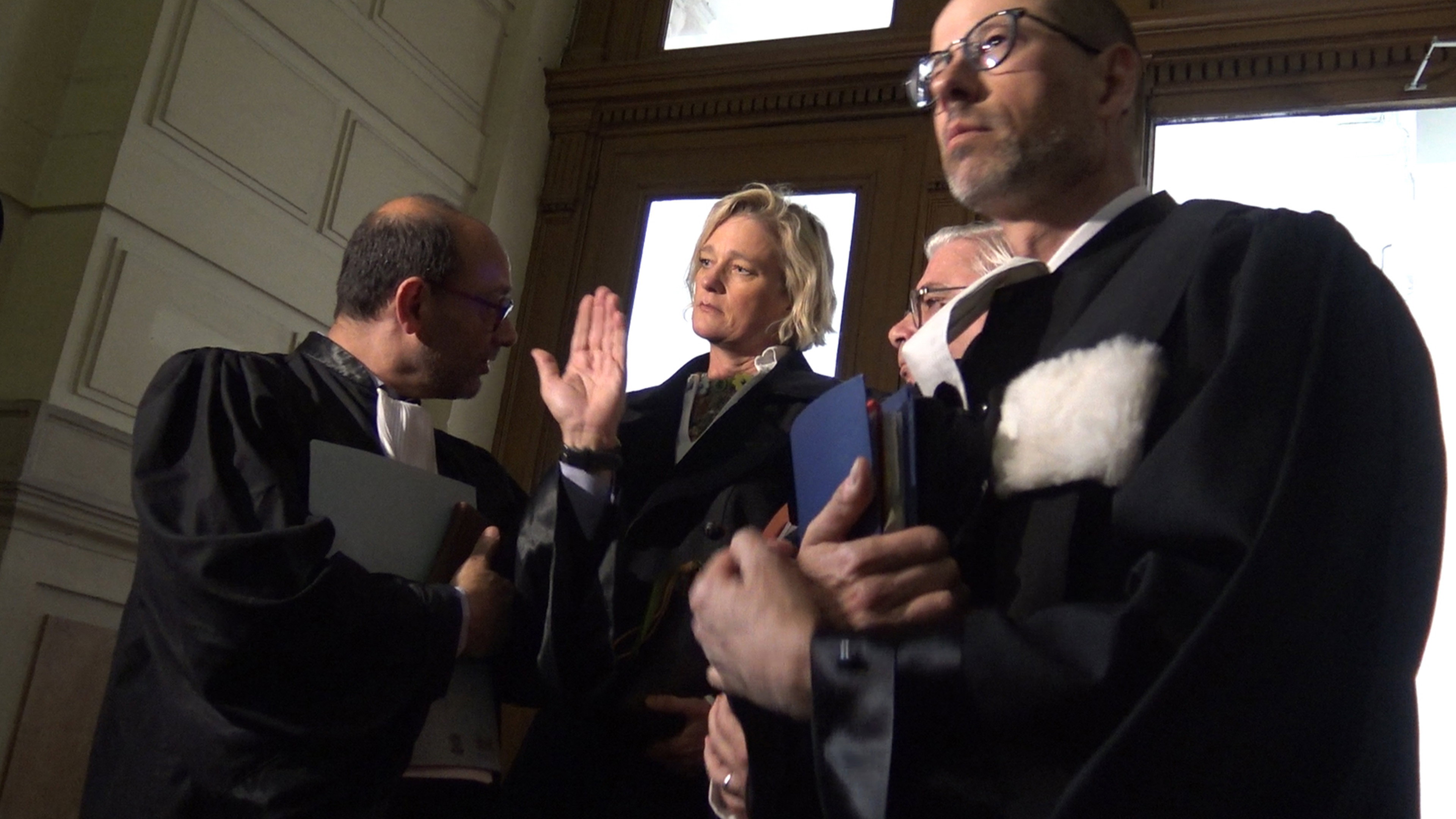 Delphine: The Secret Princess S01E03 backdrop