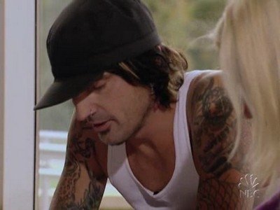 Tommy Lee Goes to College