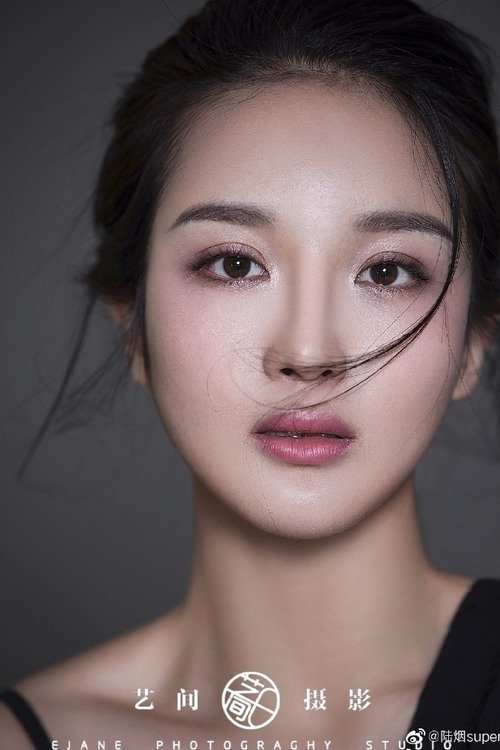 et billede af Lu Yan