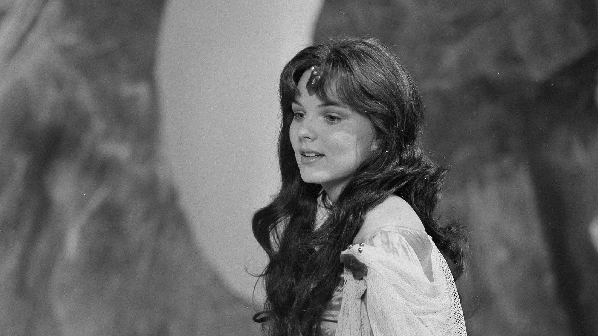 Černovláska (1988)