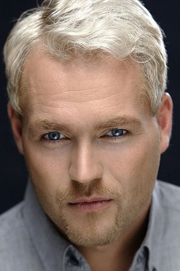 et billede af Brandon Rhea