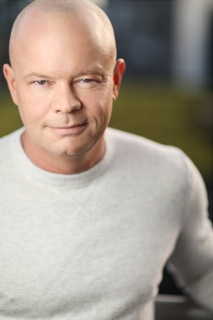 et billede af Cameron Forbes