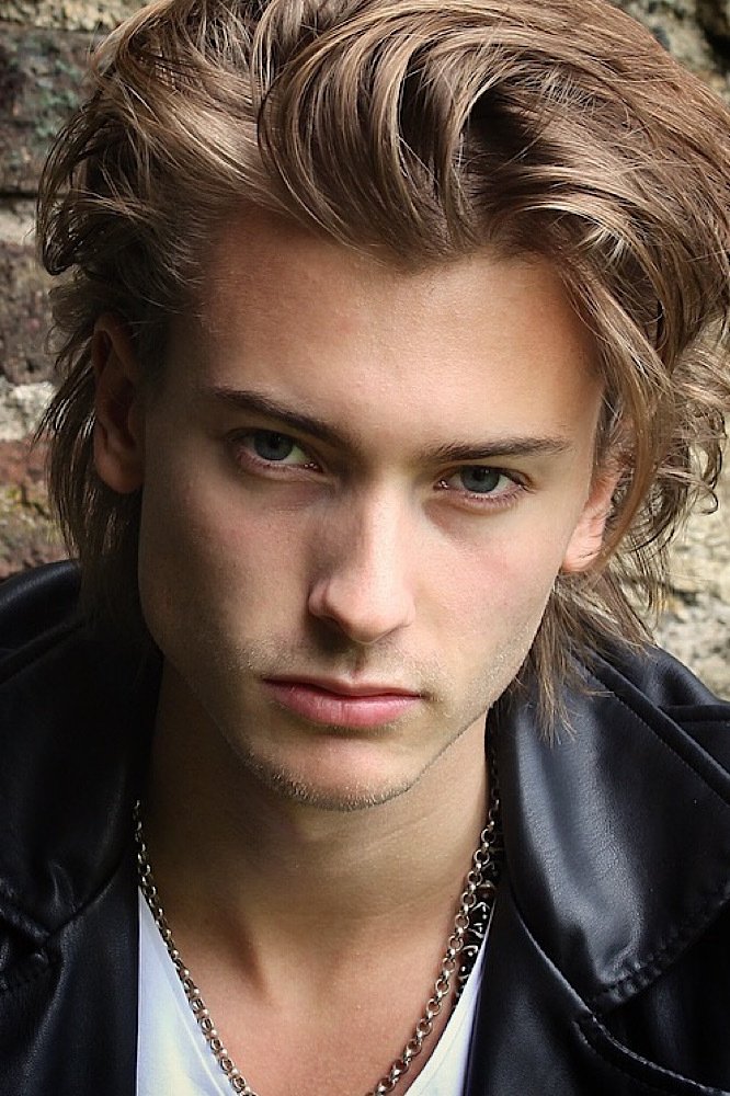 et billede af Elijah Rowen