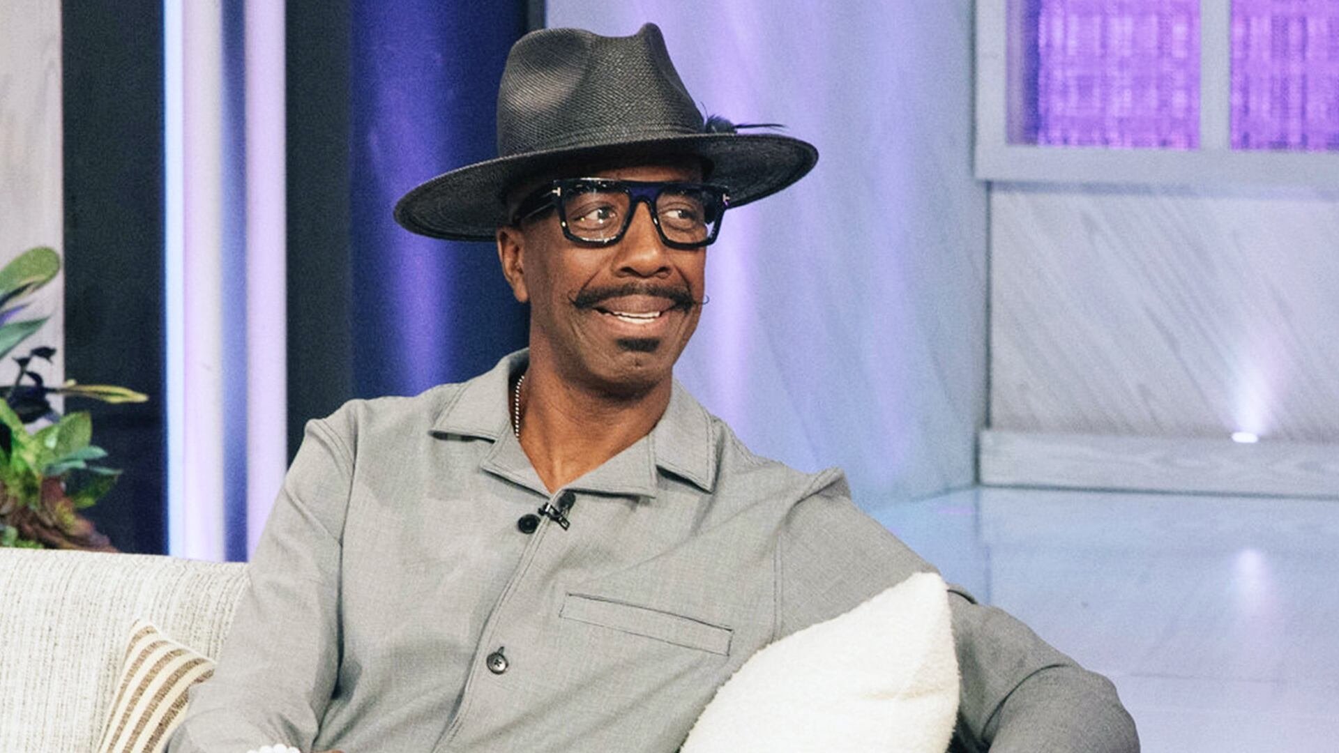 The Kelly Clarkson Show Season 4 :Episode 39  JB Smoove, Aimee Garcia, Courtney Marie Andrews