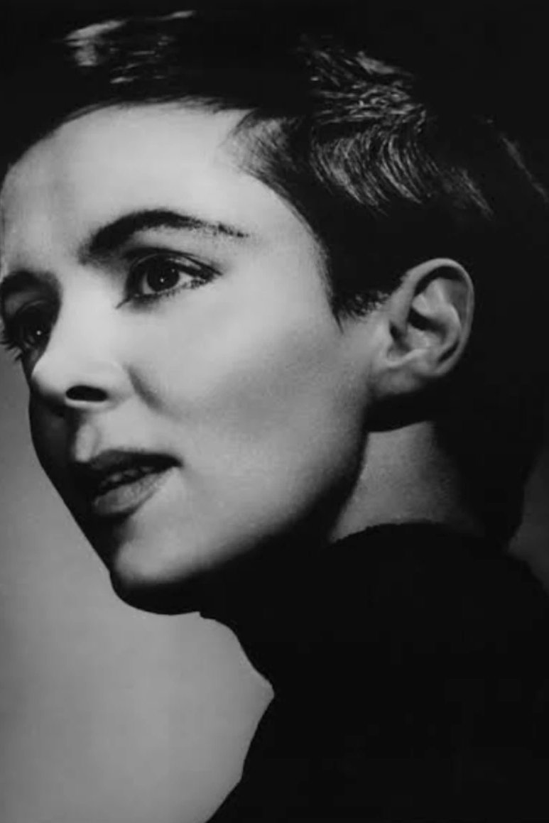 et billede af Norma MacMillan