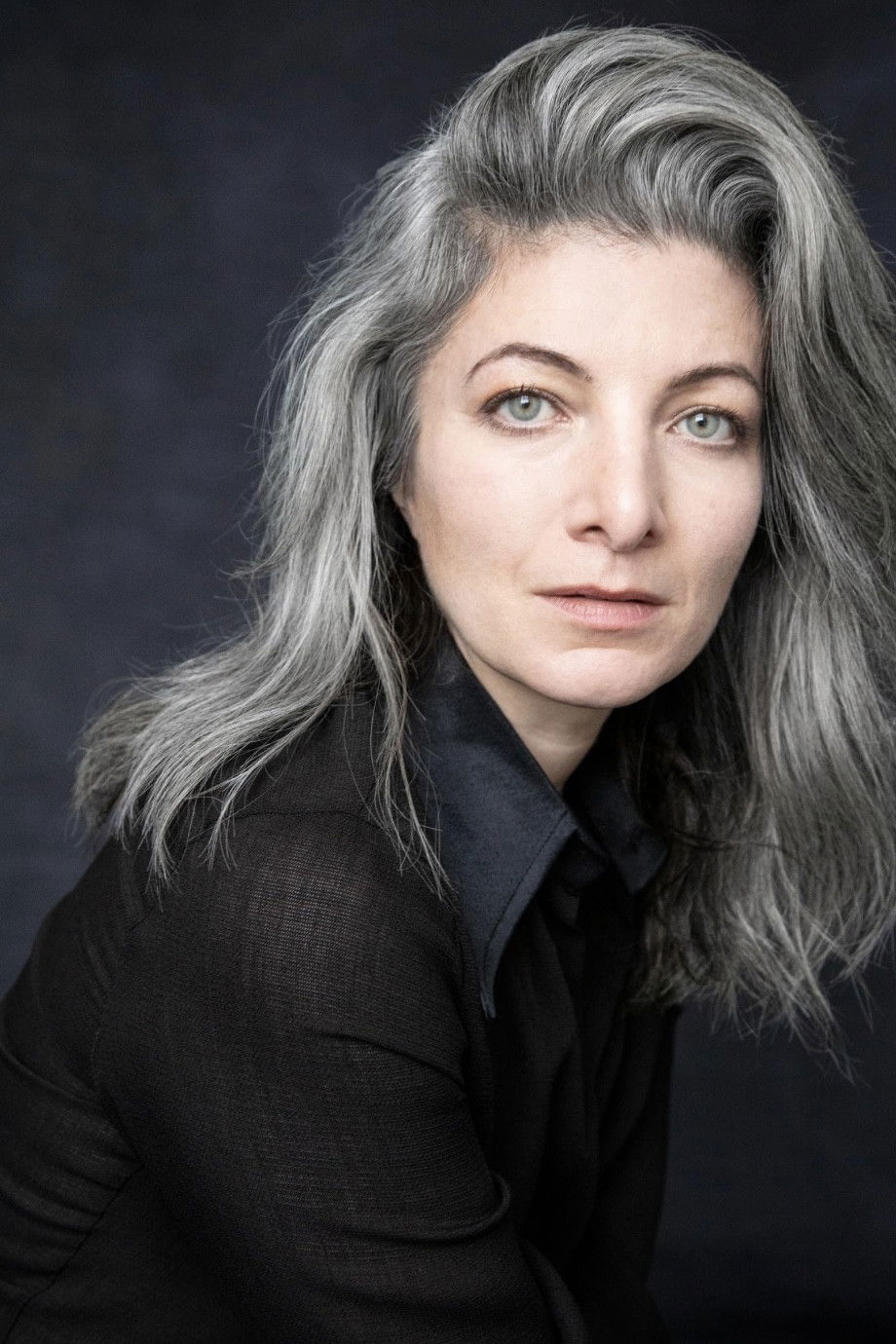 et billede af Claire J. Loy