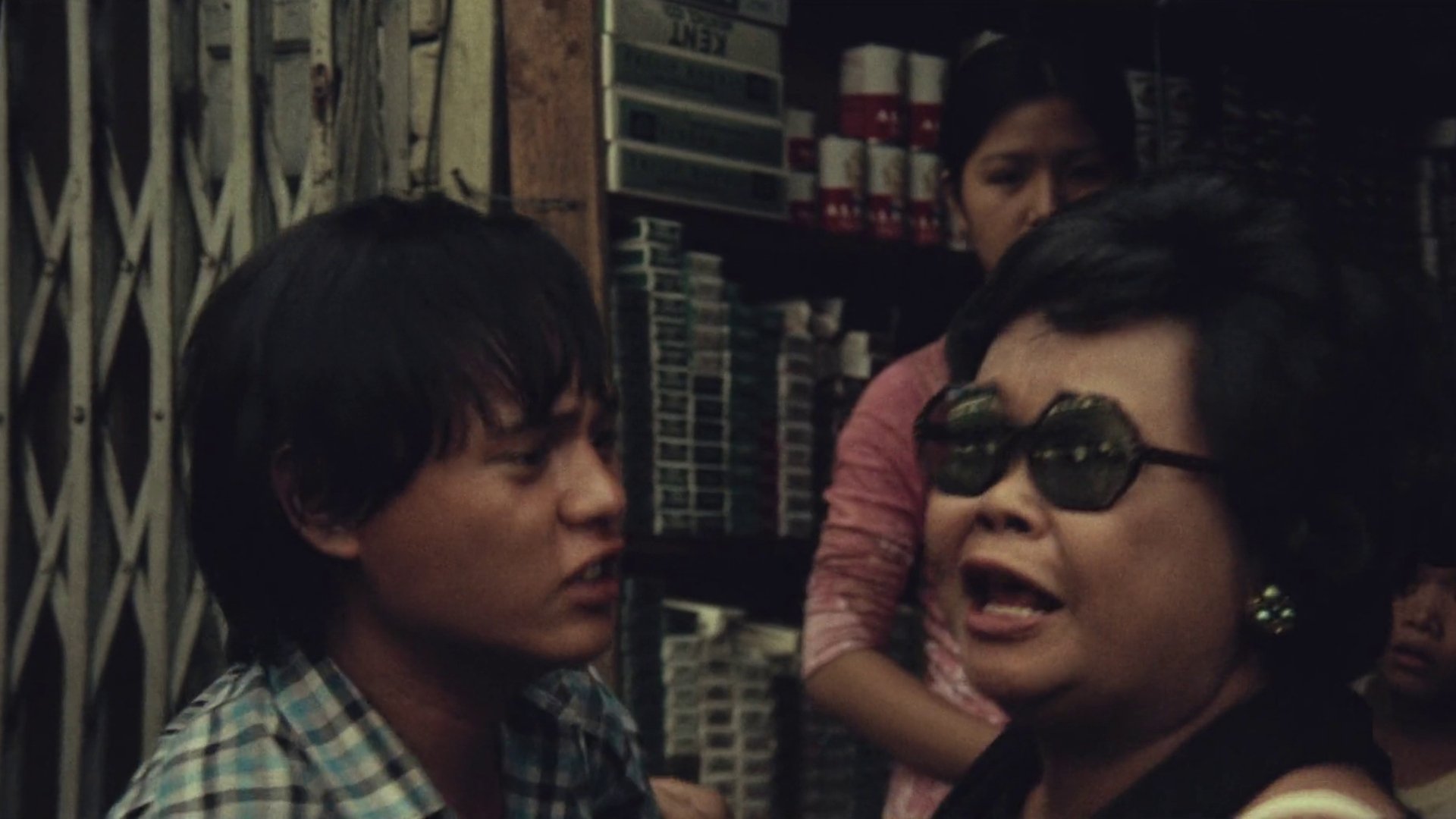 Maynila sa mga Kuko ng Liwanag (1975)