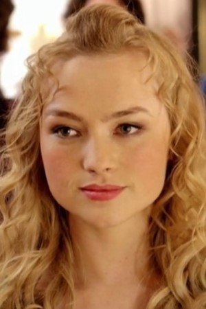 et billede af Kyra Sophia Kahre