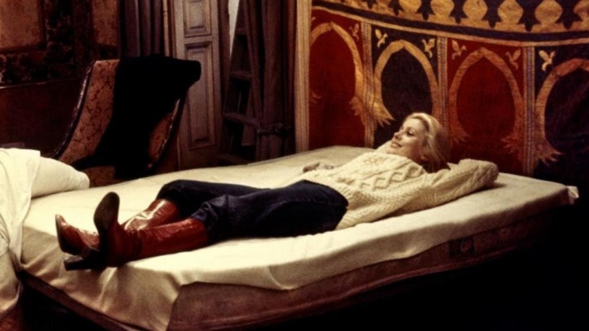 The Woman with Red Boots (1974)