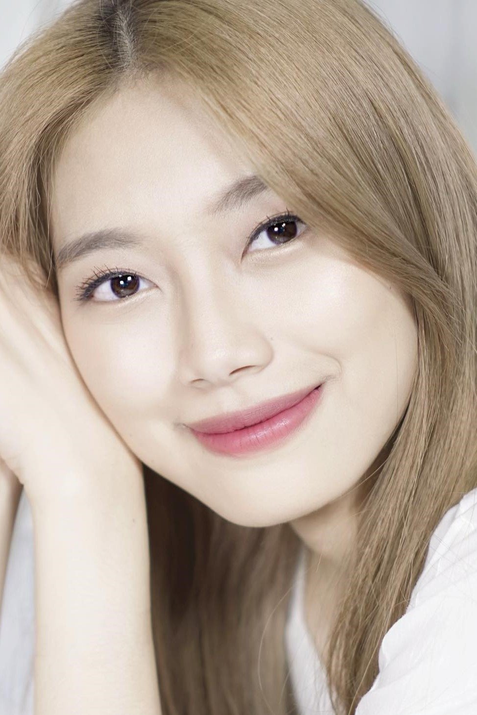 Desy Genoveva's picture in the cast